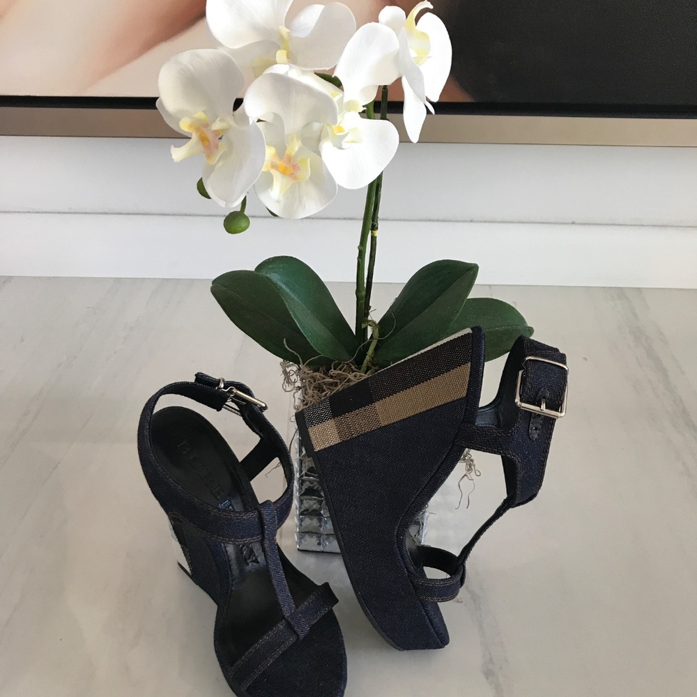 🚨‼️SOLD‼️🚨Authentic Burberry denim checkered wedge sandals - Picture 4 of 17